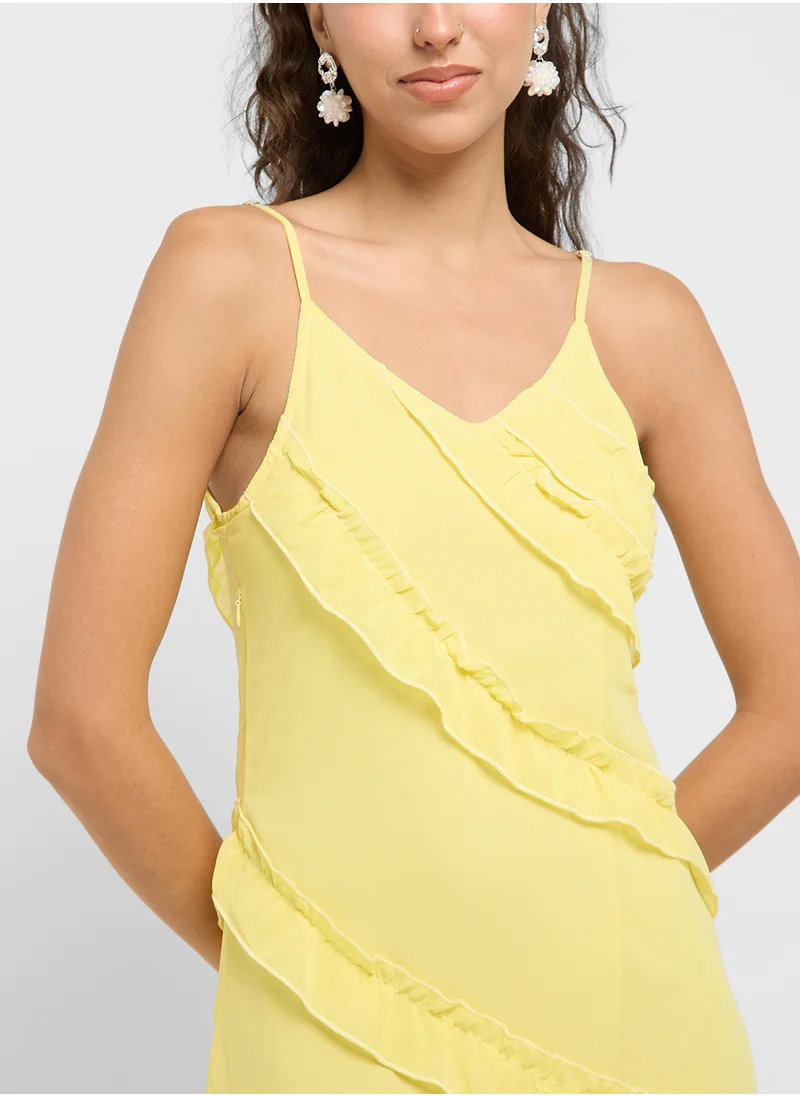 جينجر Frill Detail A Line Maxi Dress