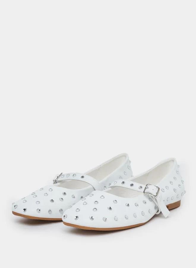 Styli Styli White Embellished Buckle Ballerina Shoes