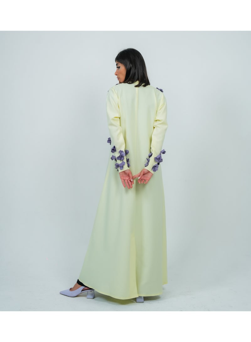 روزيت عباية عباية صفراء أنيقة مطرزة بزهور أرجوانية  - Image 3