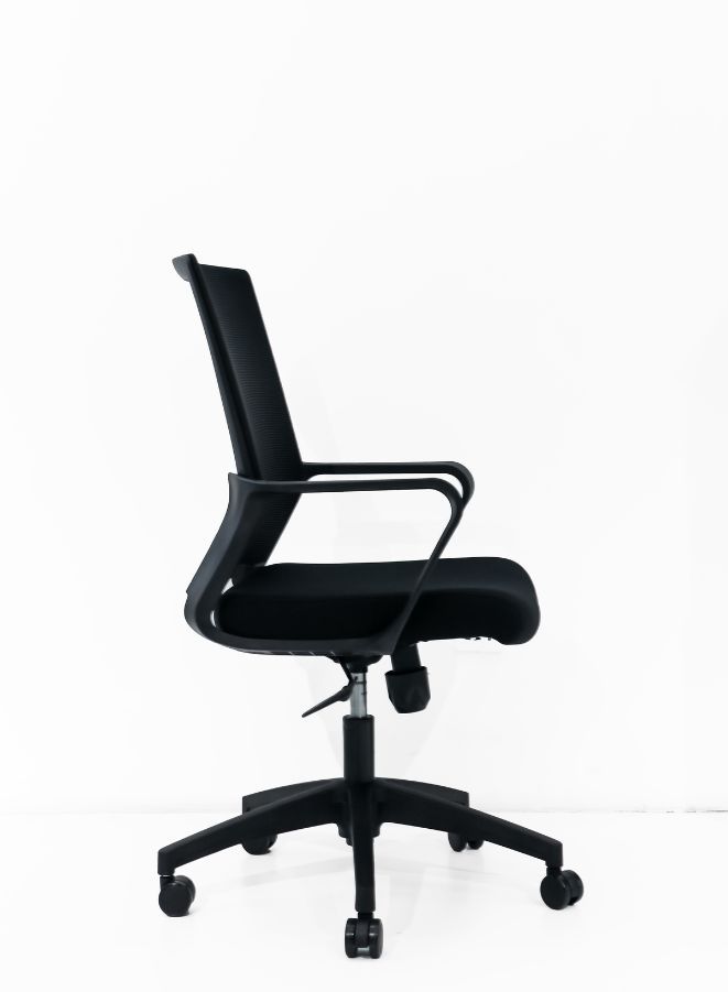 Generic Black Frame Ergonomic Swivel Office Mesh Chair Without Headrest, Comfortable and Stylish for Office, Home and Shops  - Image 2