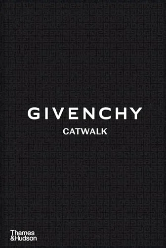 كتب سيل Givenchy Catwalk