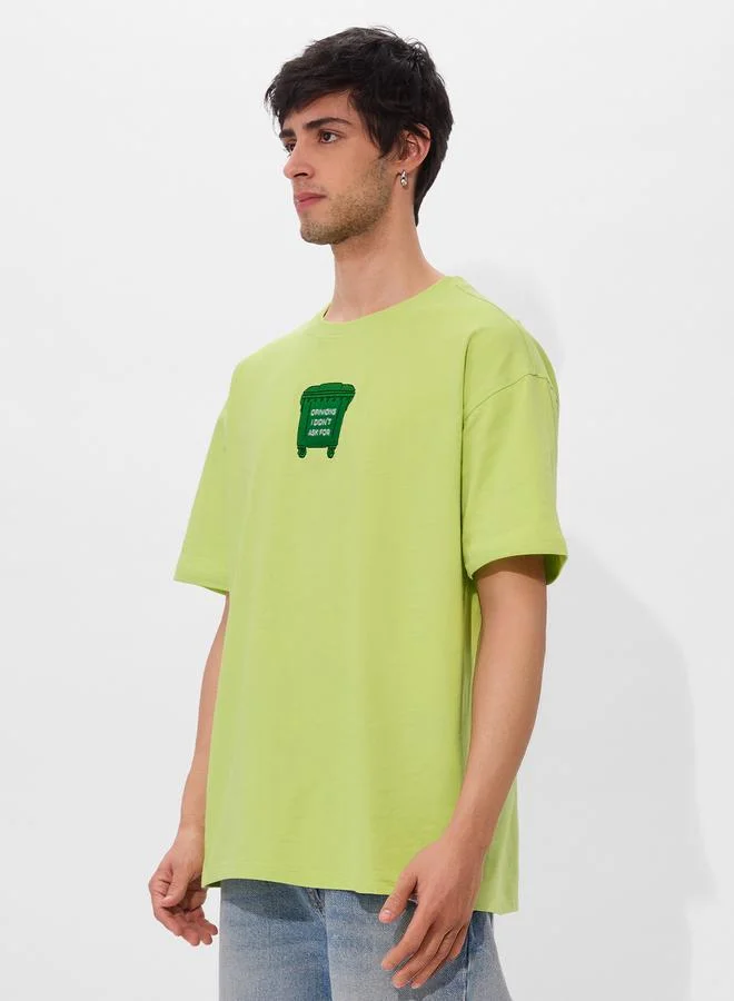 ذا سوليد ستور تيشيرت بتفاصيل تطريز وقصة واسعة