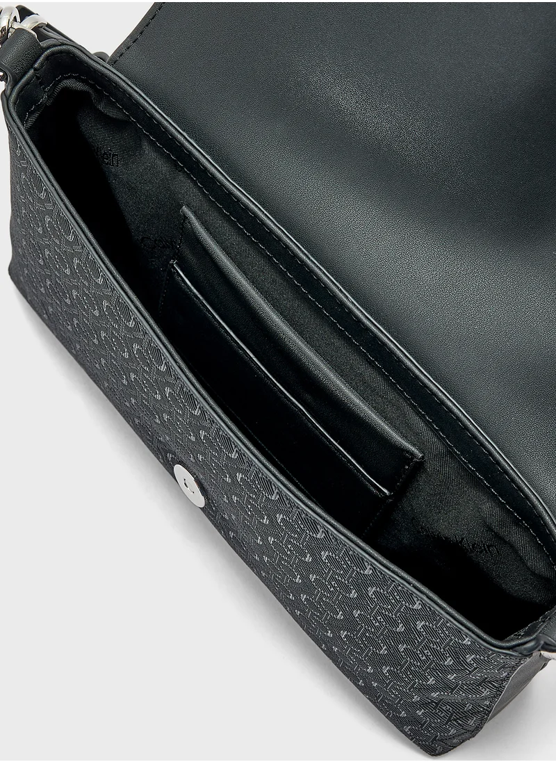 كالفن كلاين Must Convertible Crossbody