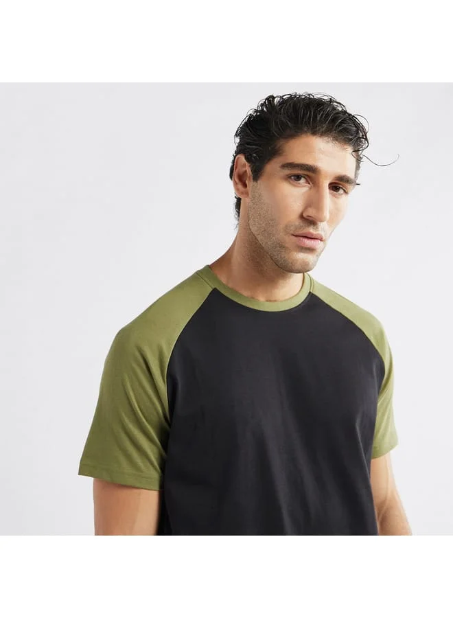 Splash FAV Colourblock T-shirt with Crew Neck and Raglan Sleeves