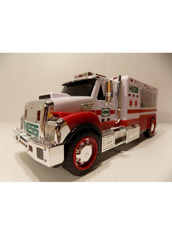 Hess Toy Truck 2020 Ambulance and Rescue - Image 3