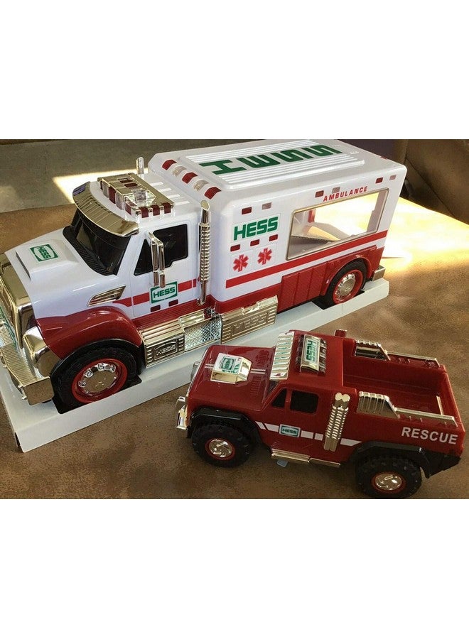 Hess Toy Truck 2020 Ambulance and Rescue - Image 2