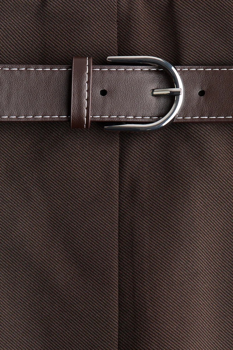 اتش اند ام تنورة مزودة بحزام