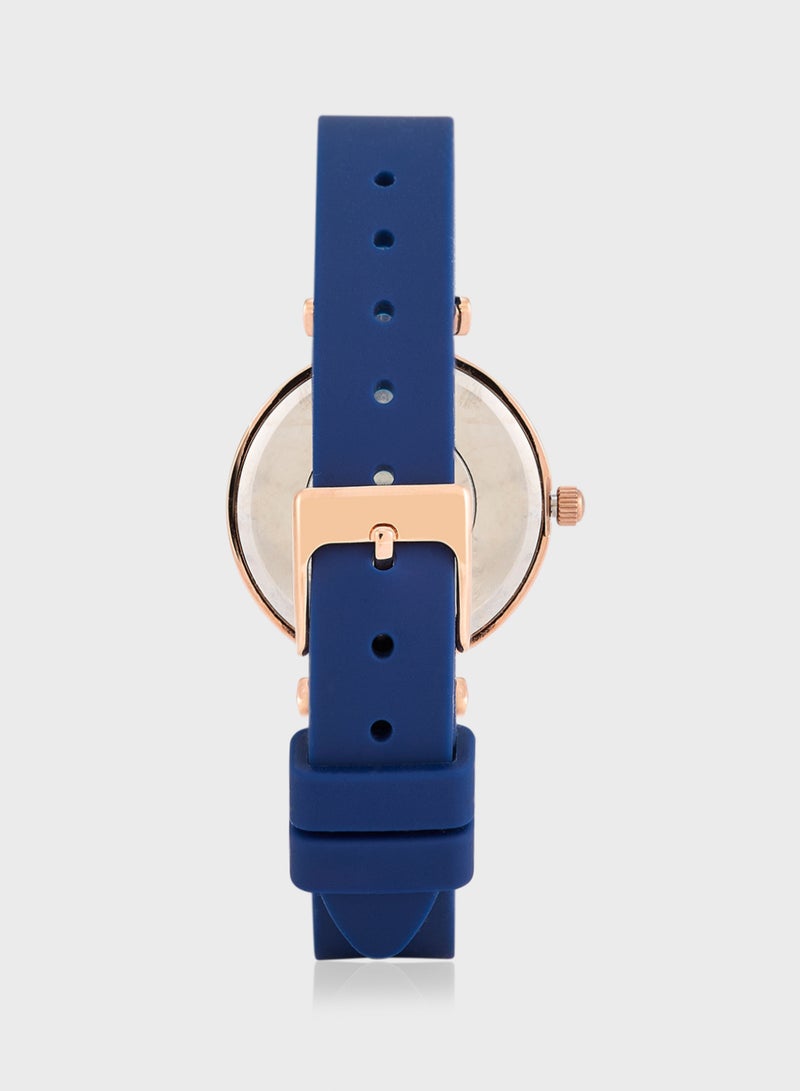 GUESS Array Silicone Strap Analog Watch  - Image 4