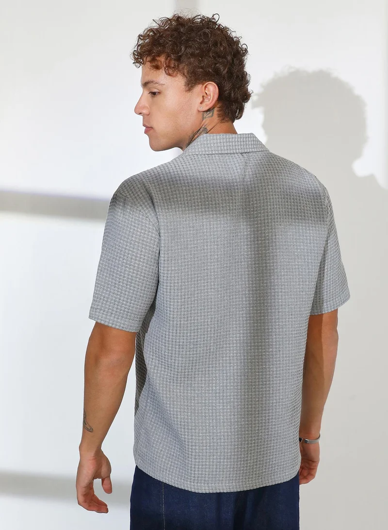 Campus Sutra Men's Moon Grey Waffle-Knit Oversized Shirt