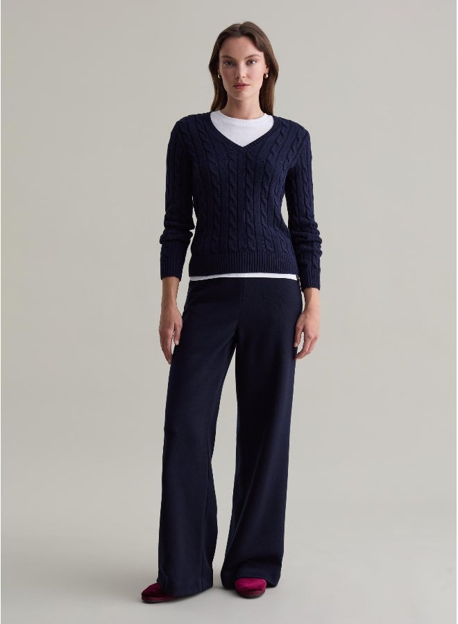 او في اس كنزة محبوكة بياقة على شكل حرف - Image 2