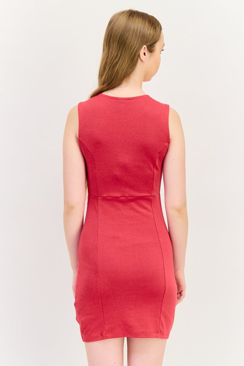 Nike فستان ميني خارجي ضيق بدون أكمام للنساء، وردي داكن - Image 3