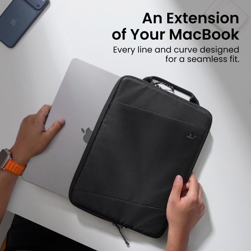 Tomtoc حافظة لابتوب رفيعة و360° واقية من tomtoc لجهاز MacBook Air مقاس 13 بوصة M5/A3449 (2026)، M4/A3240، M3/A3113، M2/A2681 M1/A2337، حقيبة مقاومة للماء مع حماية الزوايا، تناسب MacBook Neo وMacBook Pro مقاس 13" - Image 2