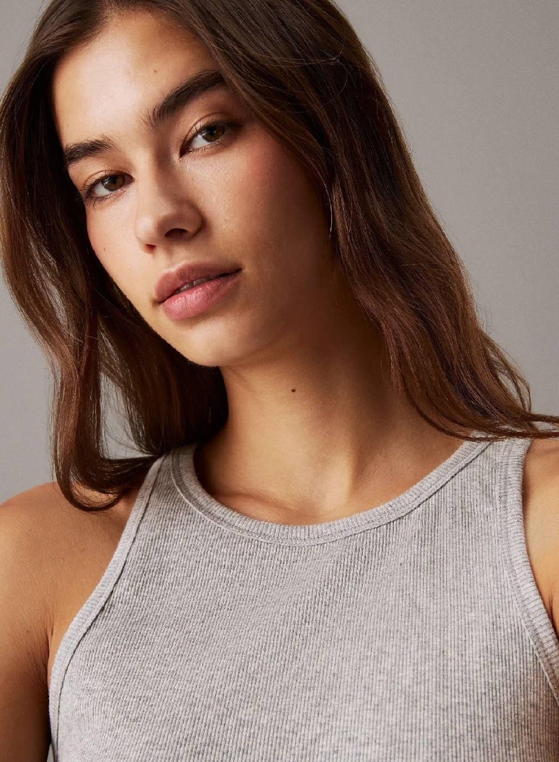 كالفن كلاين بلوزة مريحة بدون أكمام بنمط مضلع وبقصة سليم - Image 3