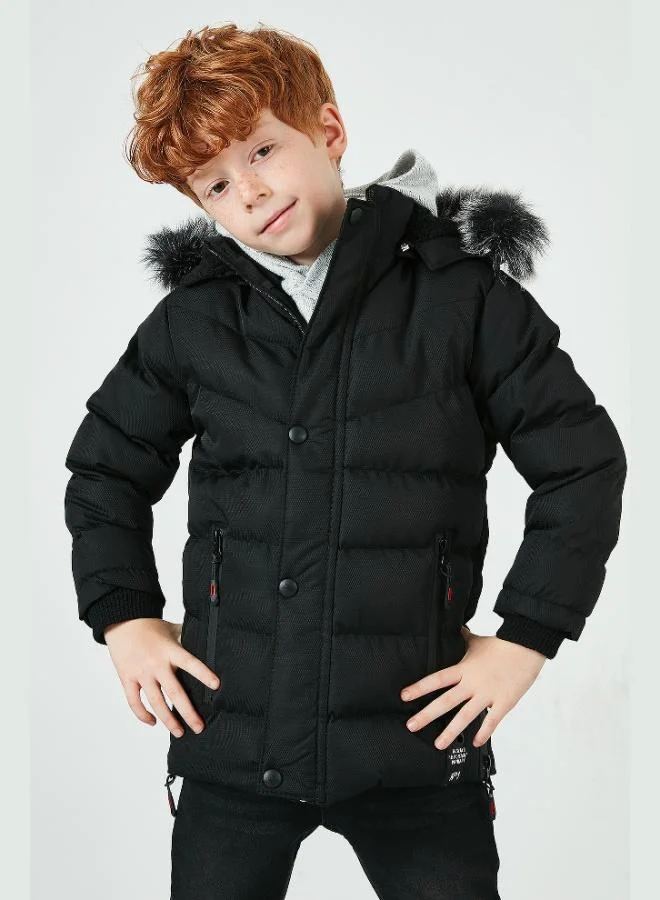 ليلا معطف بقلنسوة قابلة للفصل مبطن بالفرو الصناعي من ليلا للأولاد