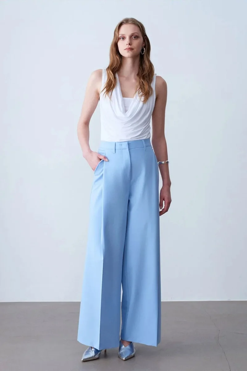 DILVIN High-Waist Wide-Leg Crepe Trousers