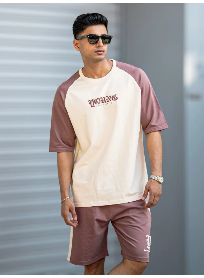 مانياك بدلة رياضية قطنية للرجال من مانياك بطبعة جنون برقبة مستديرة وأكمام نصفية بلون بيج وبصل