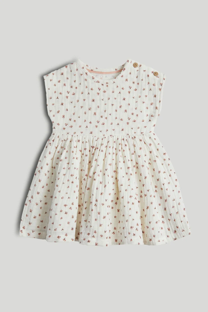 مذركير فستاني الوردي الأول