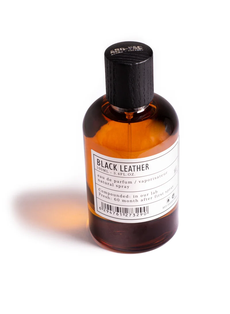 عطور ايه ام دي عطر ارو فيس بلاك ليذر من  للعطور للرجال أو دي بارفان  مل