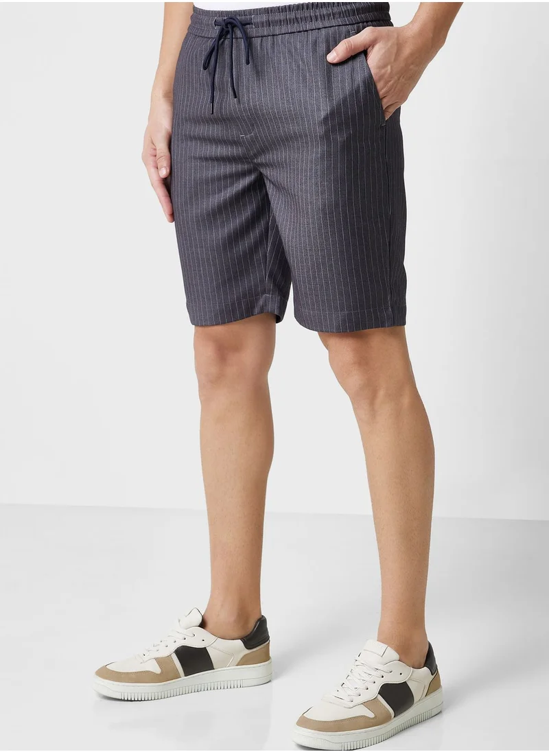 Robert Wood Smart Short