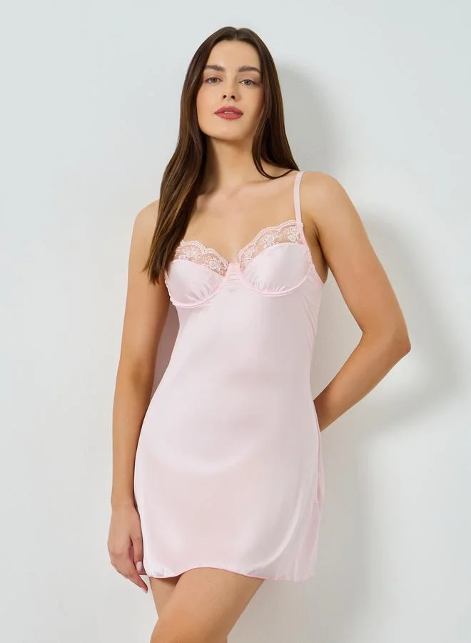 ستايلي قميص نوم سليب ساتان بدانتيل مع سروال داخلي