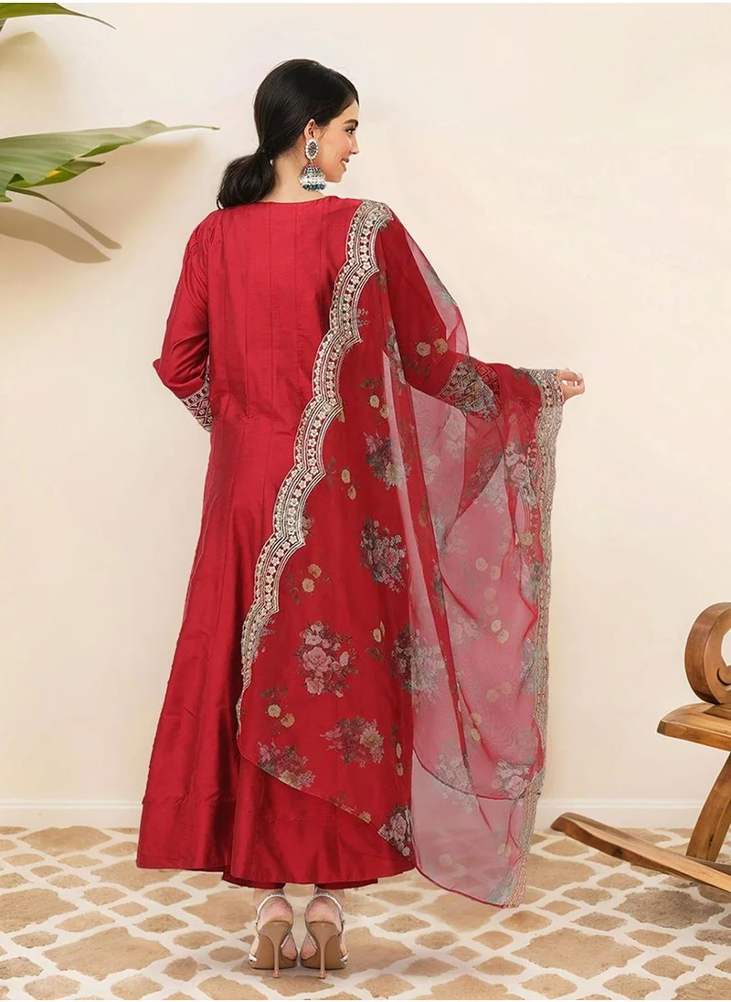 آي شين Red Kurta Set Straight Fit 3/4 Sleeve Sleeve made from POLY VISCOSE featuring Self Design design and Round Neck neckline - Perfect for Ethinic!