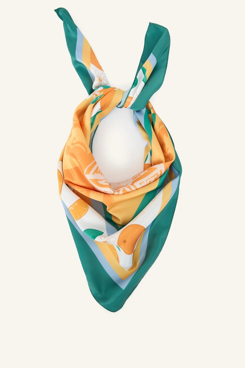 Woman Foulard