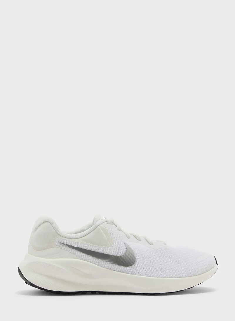 Nike Revolution 7