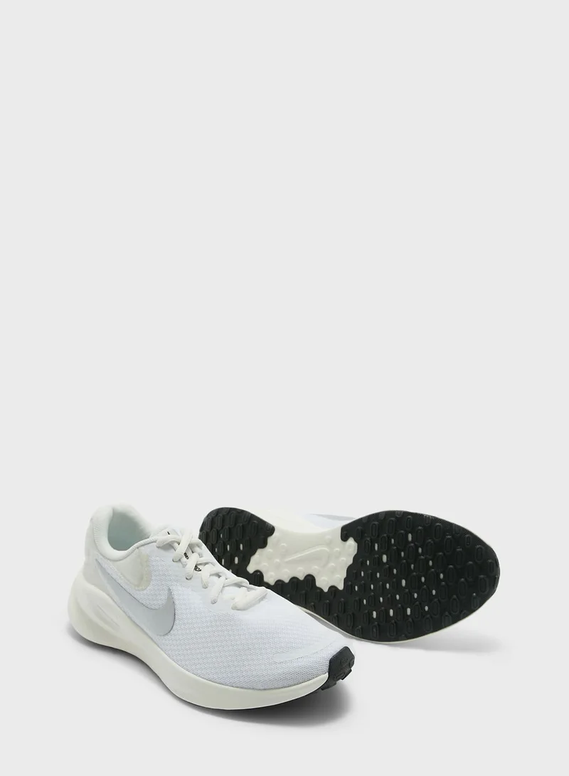 Nike Revolution 7