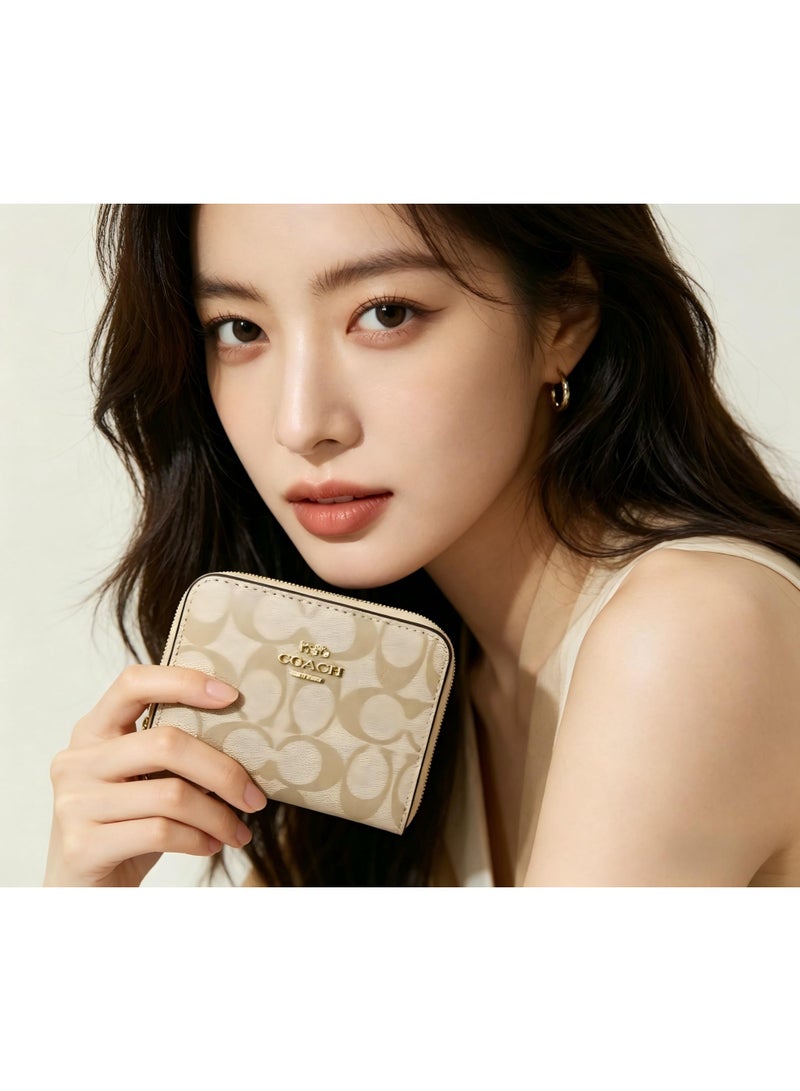 coachoutlet Women's short wallet multi-card wallet is convenient to carry the classic khaki pattern - Image 2