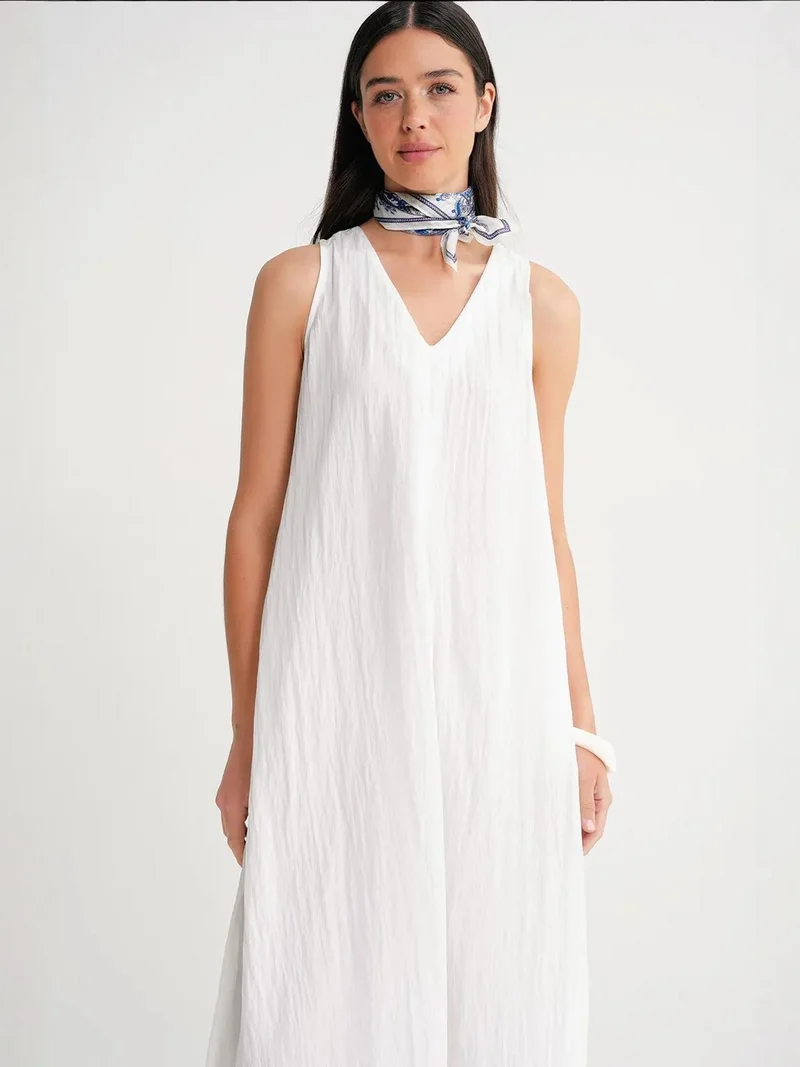 ميكسراي فستان ماكسي برقبة على شكل حرف  من ميكسراي