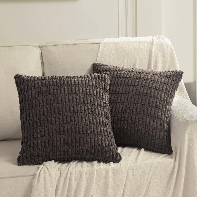 Fancy Homi فانسي هومي 2 عبوات أغطية وسائد زخرفية سوداء قابلة للرمي مقاس 26×26 بوصة لغرفة المعيشة والأريكة والسرير والأريكة، ديكور منزلي ريفي مزرعة بوهو، وسادة مخملية مخططة ناعمة مربعة مقاس 66×66 سم - Image 1