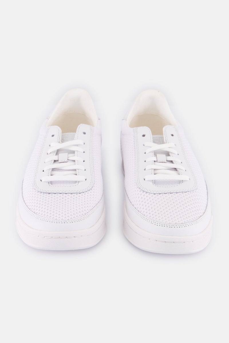 COLE HAAN أحذية كاجوال نسائية متوسطة الحجم مزودة بأربطة، بيضاء - Image 4