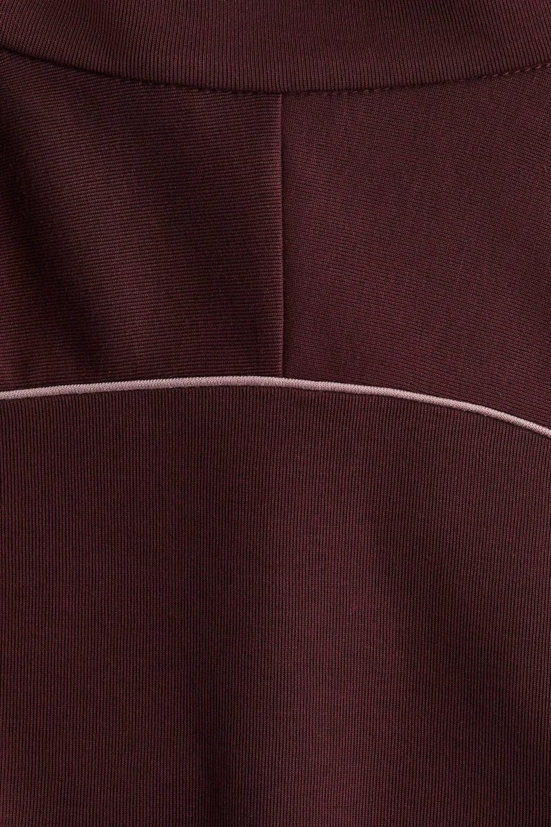 اتش اند ام جاكيت رياضي من قماش سكوبا