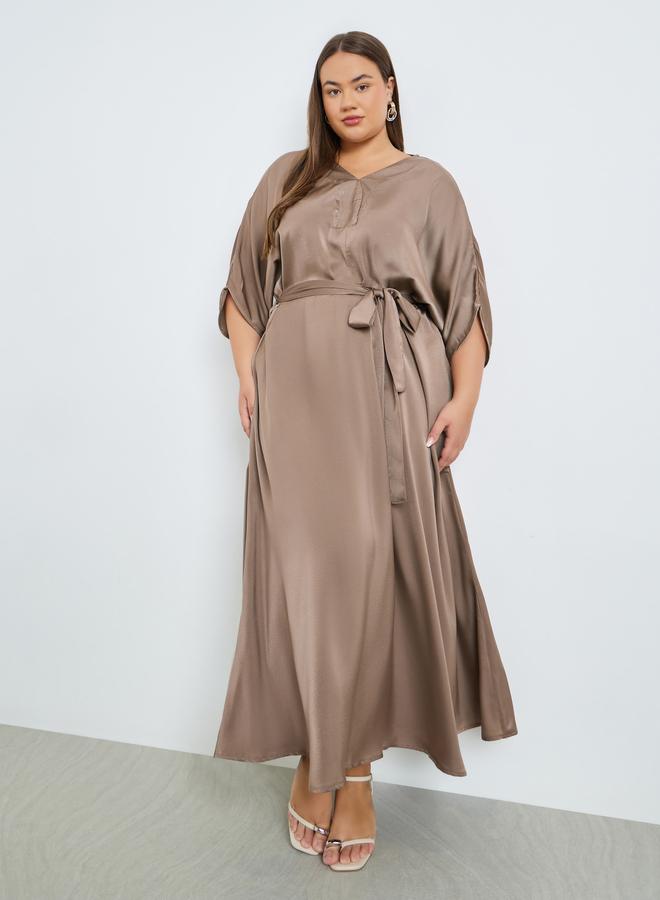 Styli Plus Size Matte Satin Maxi Dress with Tie-Belt - Image 3