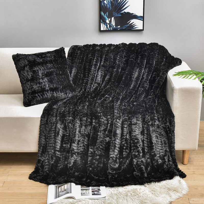 YUSOKI Luxury Faux Fur Throw BlanketWithout Pillows 2 Layers3lbAll AgesHome Decoration Black50 x 63