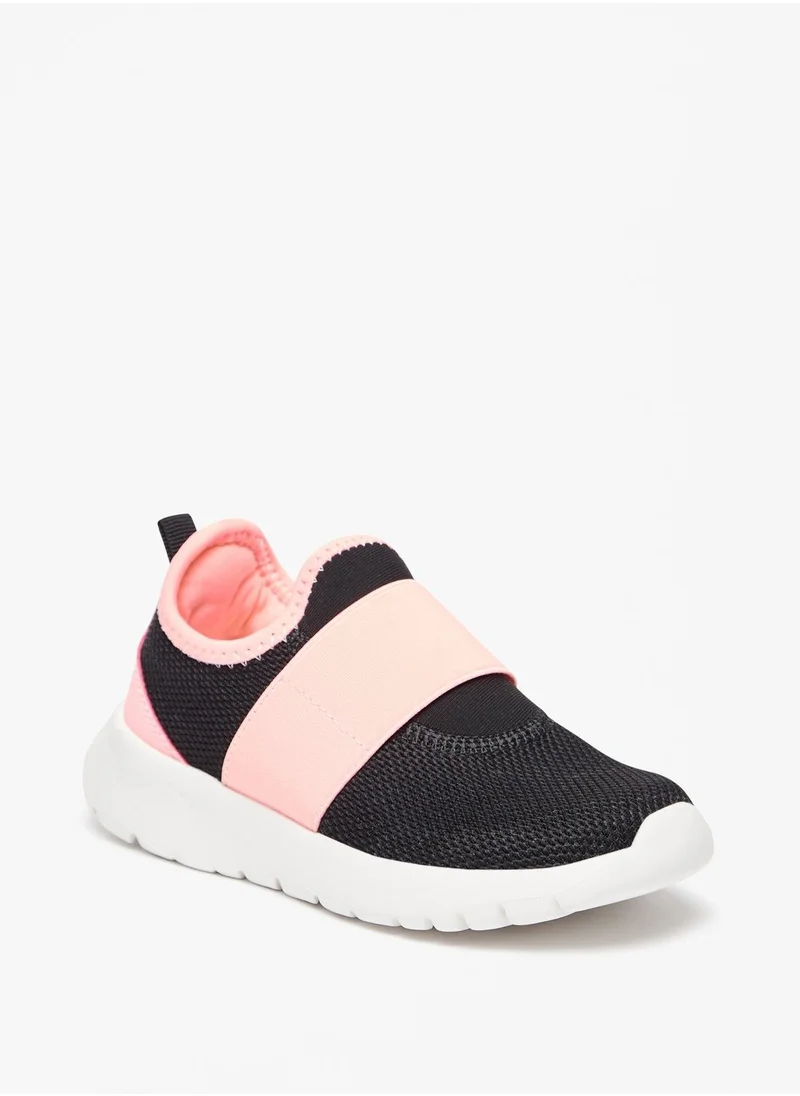 أوكلان Textured Slip On Sports Shoes