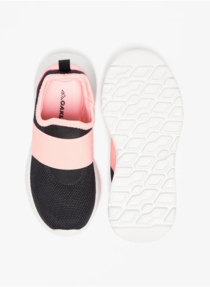 أوكلان Textured Slip On Sports Shoes