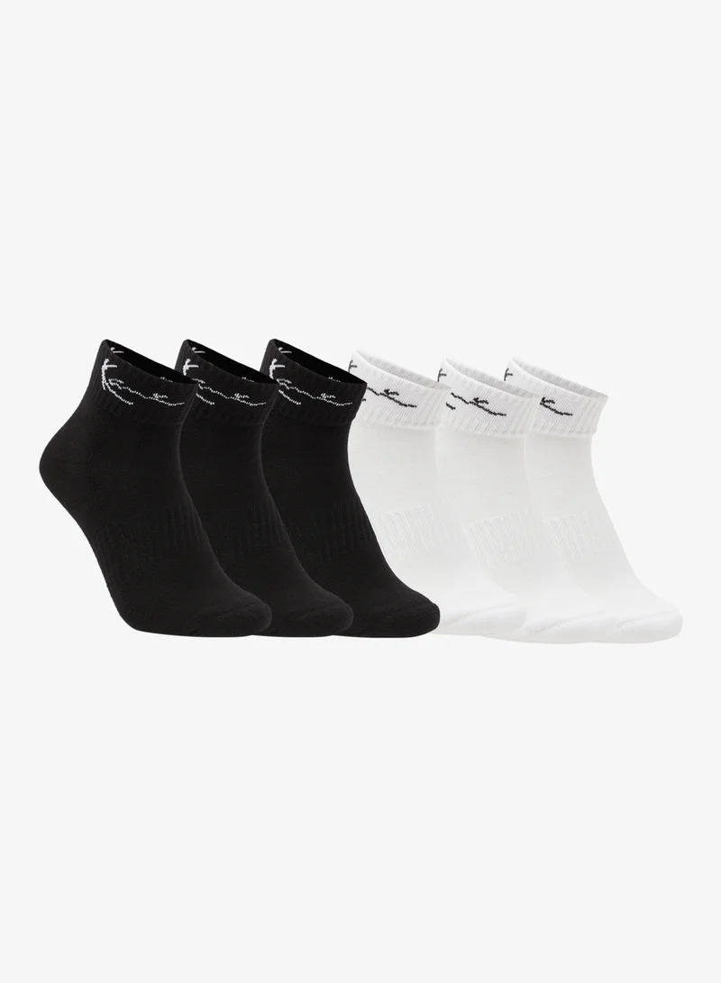 كارل كاني عبوة من  جوارب كاحل مميزة