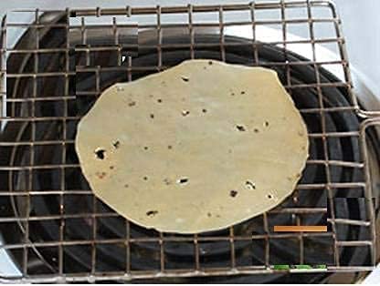 Sriyug Papad Jali Stainless Steel Wire Roaster Rack Papad Jali With Wooden Handle Roasting Net Roast Grill Chapati Toast Roti Papad And More... - Image 3