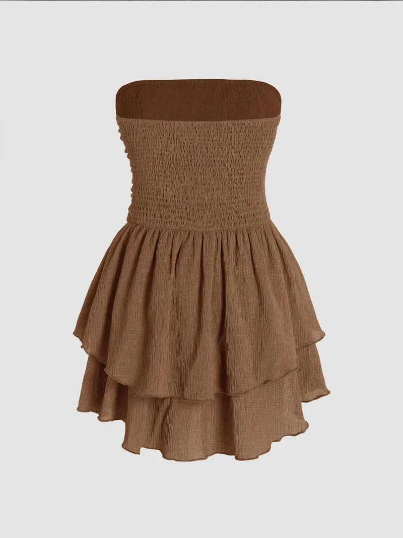 زوبعة فستان قصير مكشكش بدون حمالات بنقوش بارزة