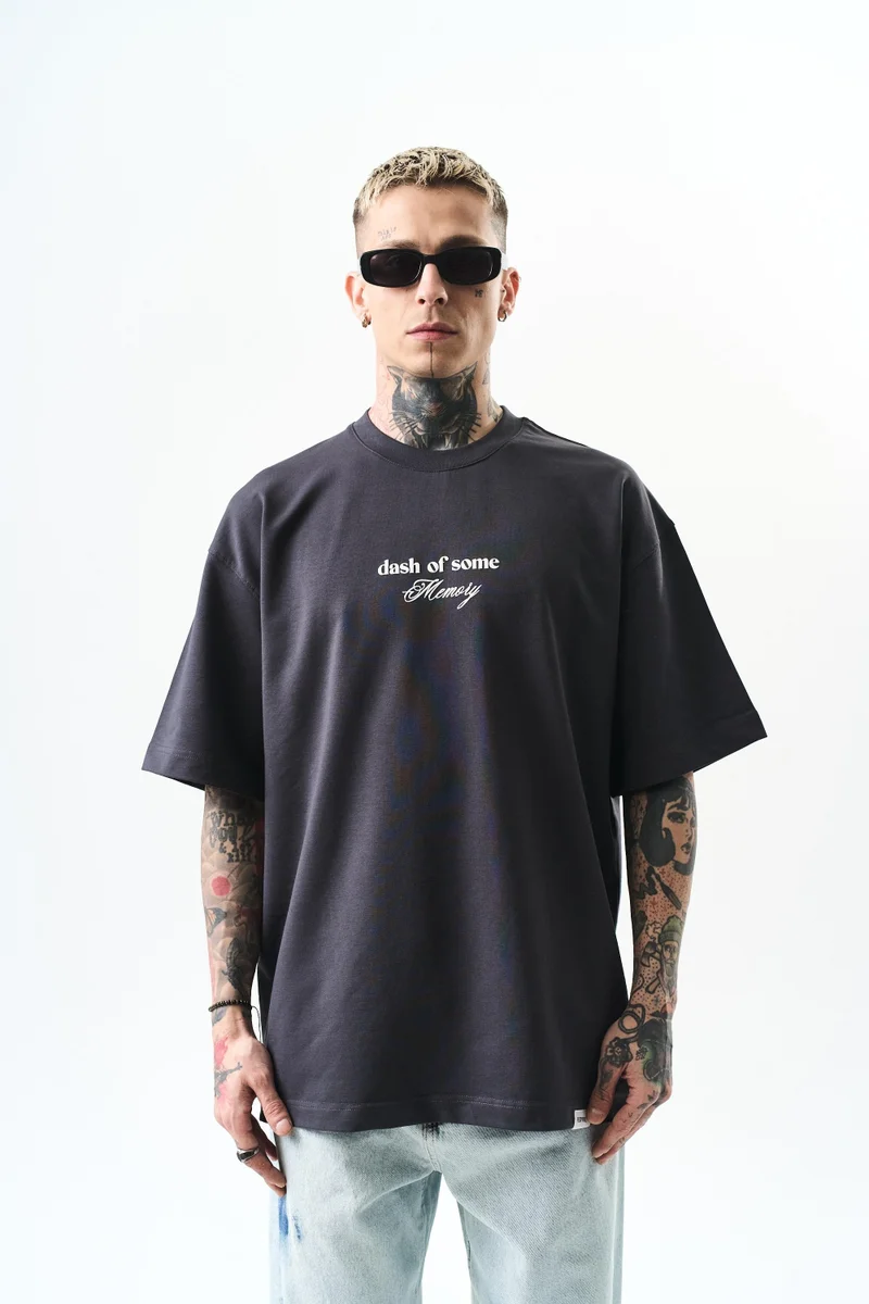 ريسباير تي شيرت رجالي كبير الحجم بطبعة ذاكرة، رمادي مدخن