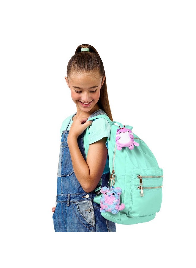 REAL Littles ريال ليتلز - يأتي مع حقيبة ظهر واحدة فقط - حقائب ظهر حيوانات محشوة. حقيبة صغيرة ناعمة ورقيقة مع 4 مفاجآت مكتبية صغيرة تعمل بشكل حقيقي بداخلها! - قد تختلف الأنماط. - Image 4