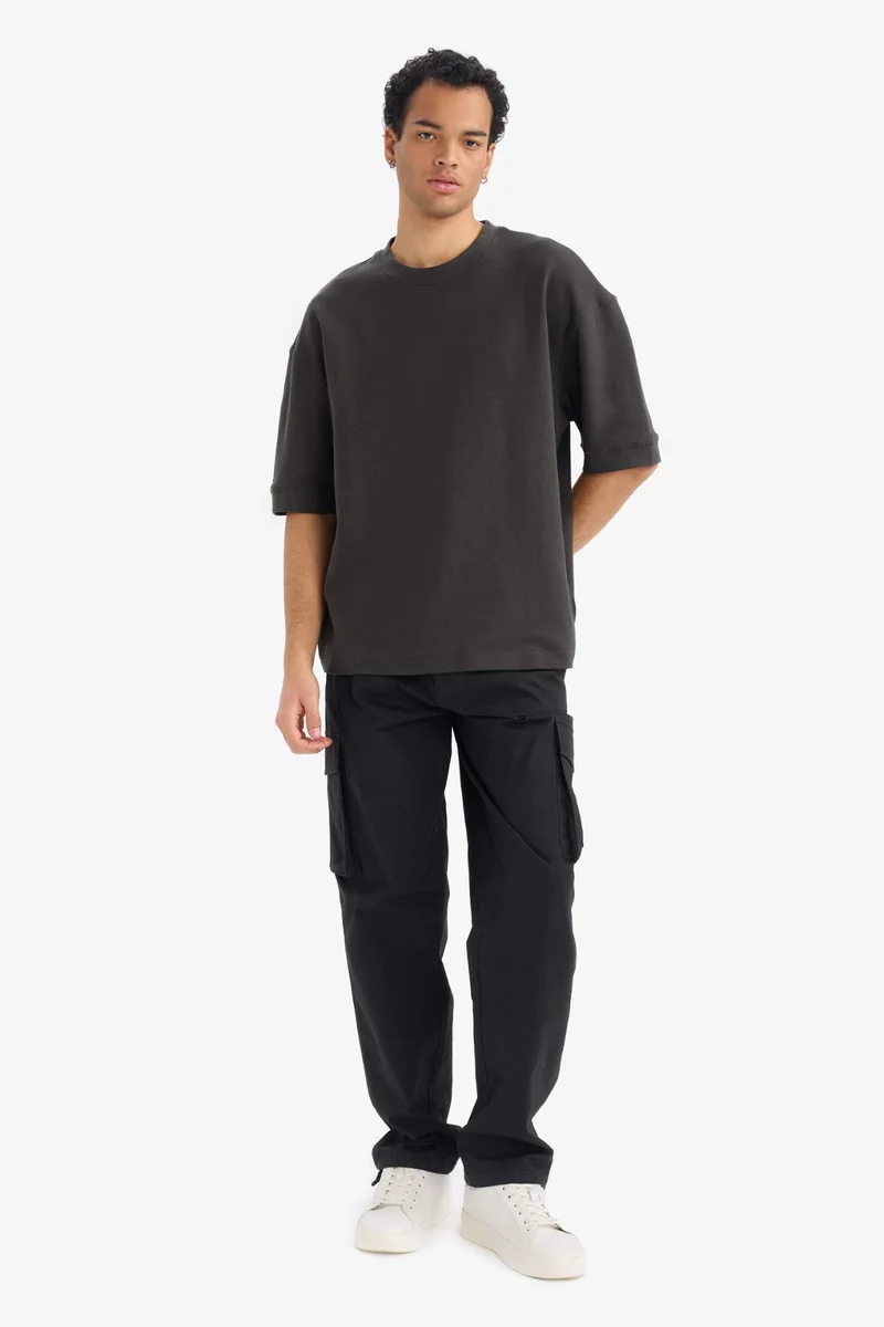 ديفاكتو Loose Fit Crew Neck Short Sleeve T-Shirt