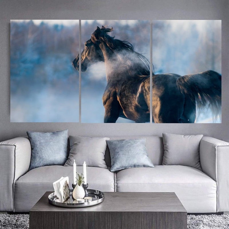 ماركتنا ثلاث لوحات قماشية مودرن بتصميم حصان مع برواز مجوف مقاس (120×60) ثلاث قطع - Image 1