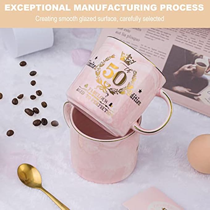 ALBISS هدايا عيد الميلاد الخمسين للنساء، مثالية لعمر 14 أونصة، كوب قهوة سيراميك وردي مطبوع عليه شعار عيد ميلاد سعيد، هدية عيد ميلاد الخمسين لها، المولودة في عام 1973، أمها، أختها، زوجتها، صديقتها، خالتها، معلبة في صندوق هدايا - Image 3