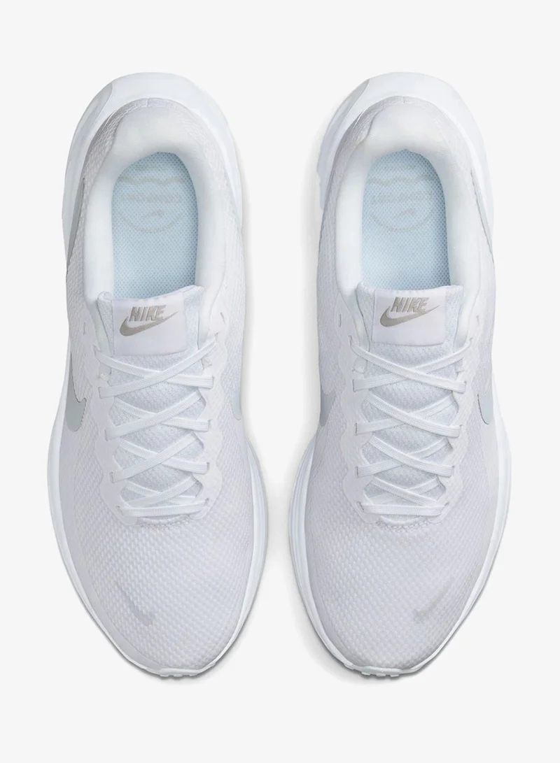 نايكي ريڤولوشن 8