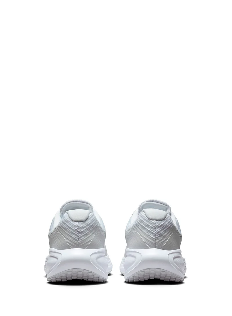 Nike Revolution 8