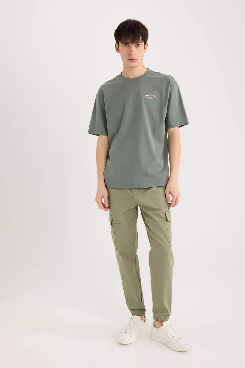 ديفاكتو Boxy Fit Crew Neck Back Printed T-Shirt