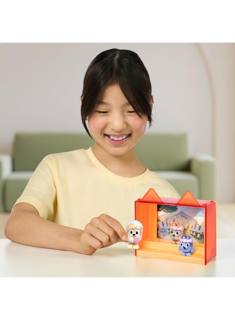 Bluey Fuzzies Episode Pack The Sign | 3 Flocked Mini Figures (1 Exclusive) with Display Case, Foil Trading Card & Collector Guide | Kids Collectible Toys - Image 5