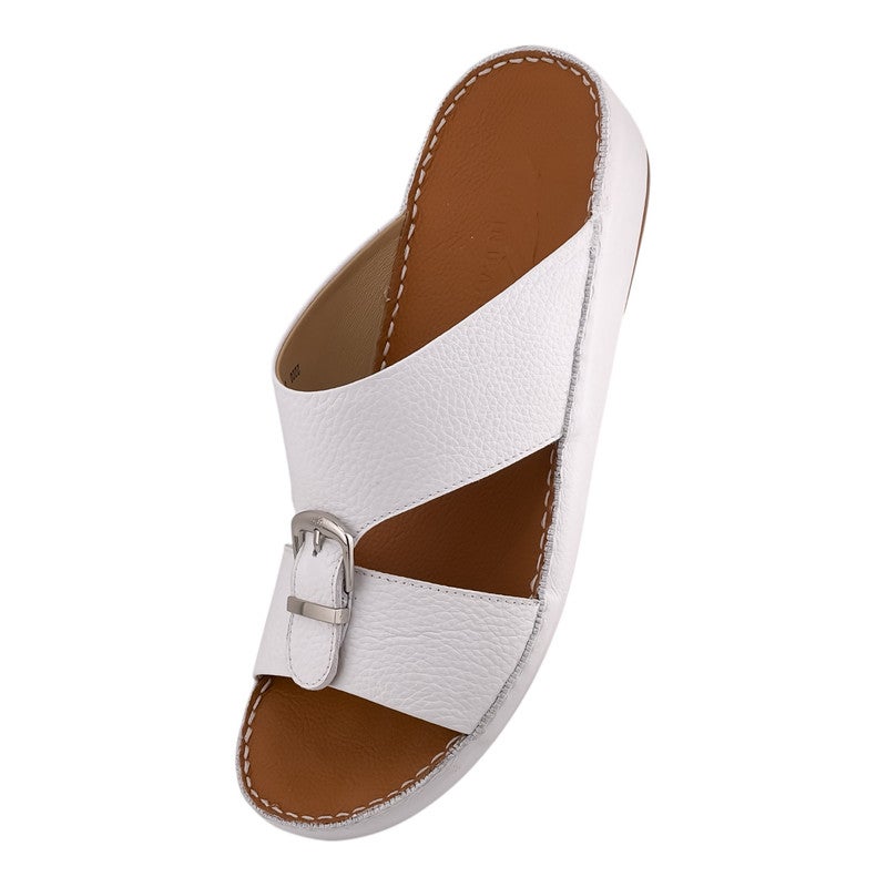 إيت صندل عربي يدوي الصنع للرجال من AET | شبشب رجالي خارجي | شبشب مفتوح من الأمام للاستخدام اليومي | جلد مطحون عربي أصلي مع ابزيم| تصميم عربي جديد| نعل داخلي بني| مريح وخفيف الوزن - Image 3